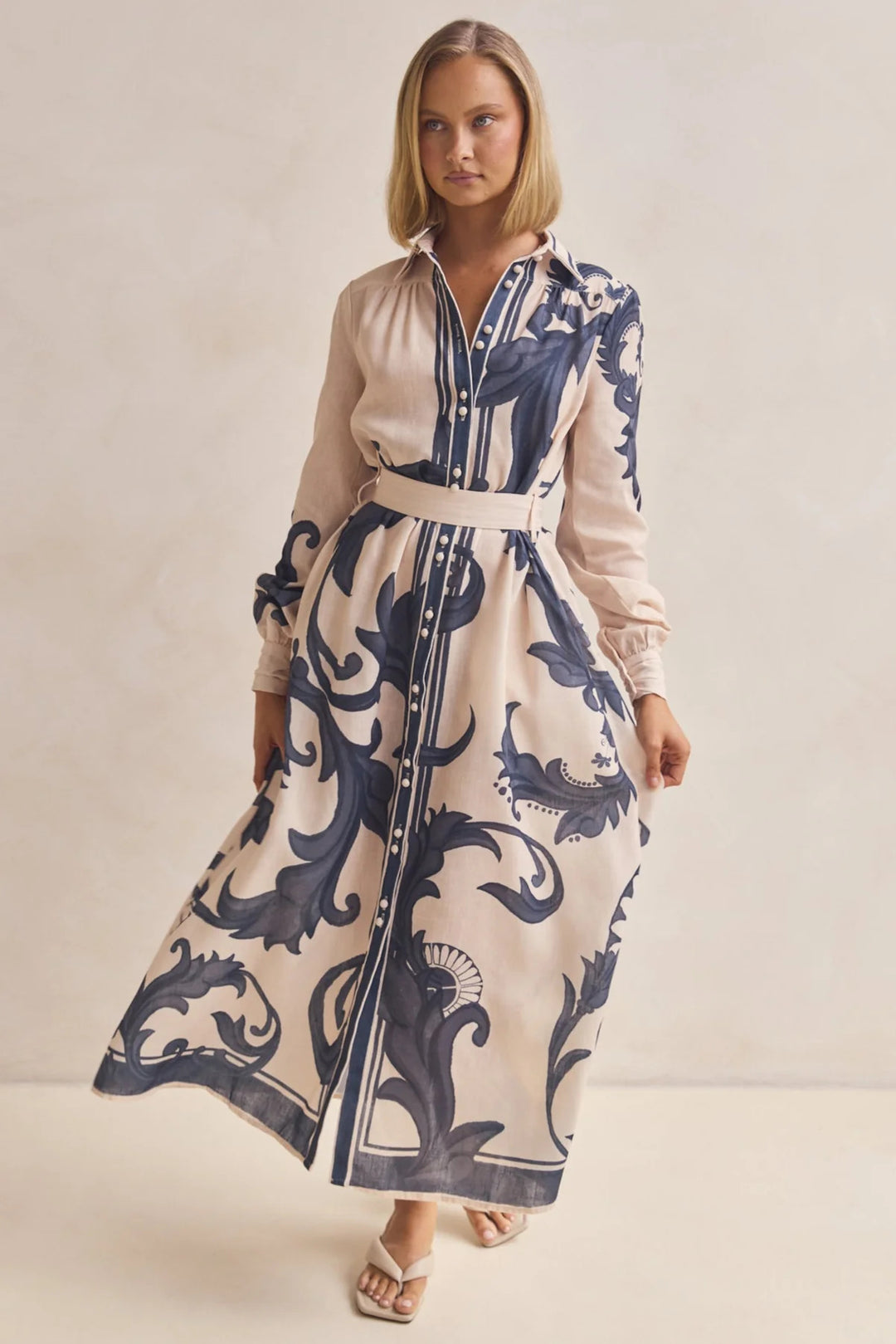 Damen Langarmhemdkleid mit floralen Akzenten und Taillengürtel Drune
