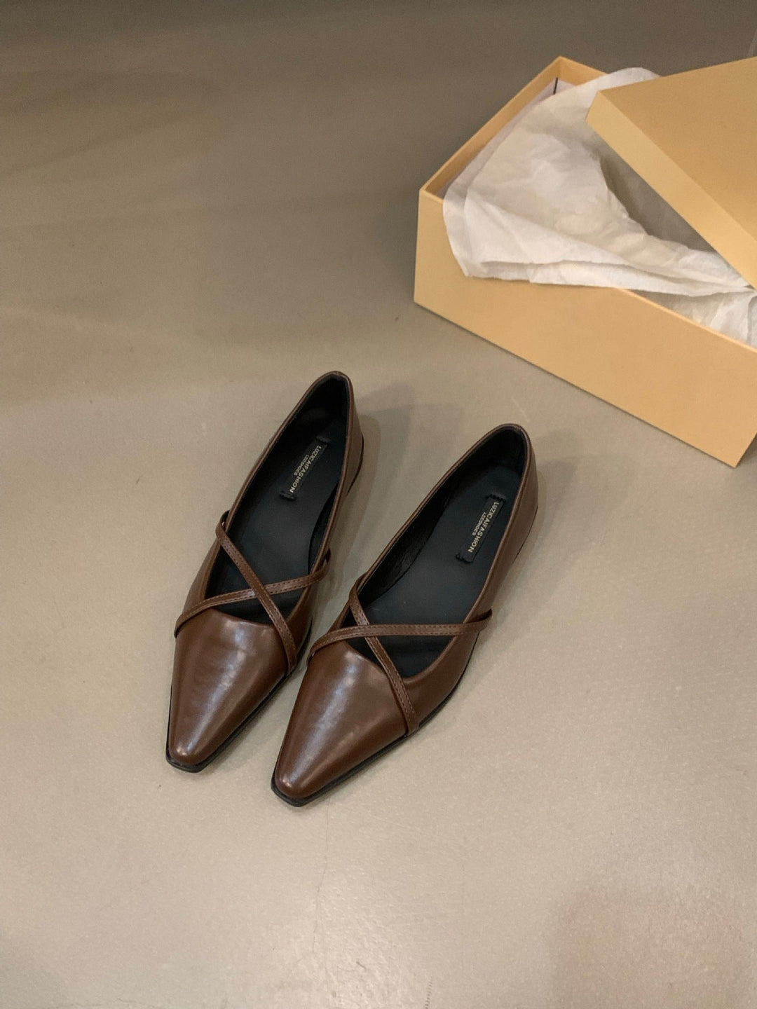 Damen elegante Ballerinas mit gekreuztem Riemchen Drune