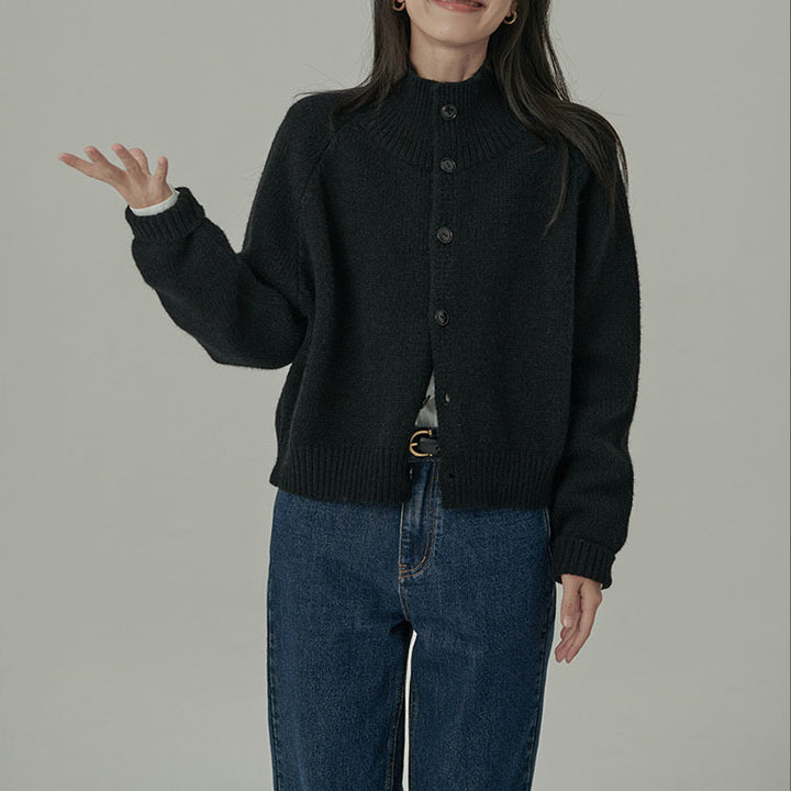 Damen Strickjacke mit hohem Kragen und großen Knöpfen Drune
