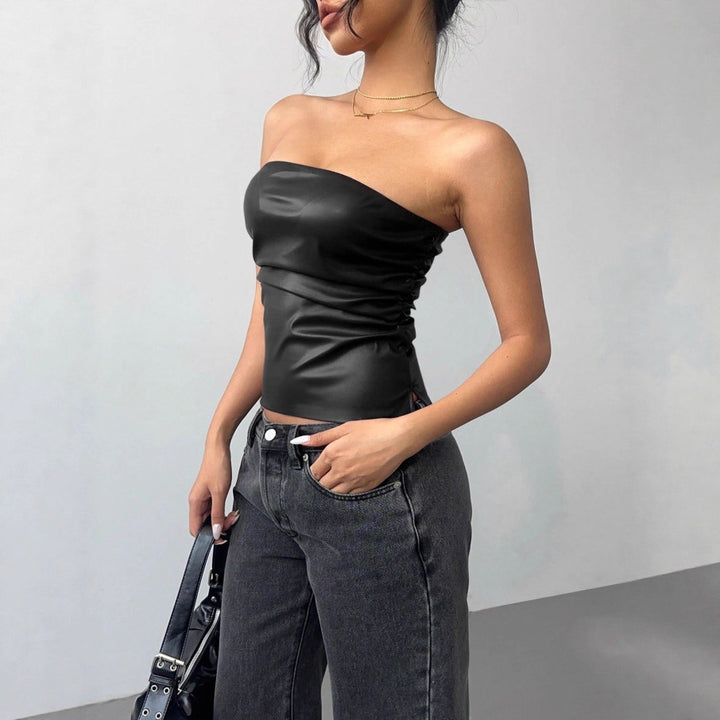 Damen Figurumspielendes Oberteil im edgy Lederlook Drune
