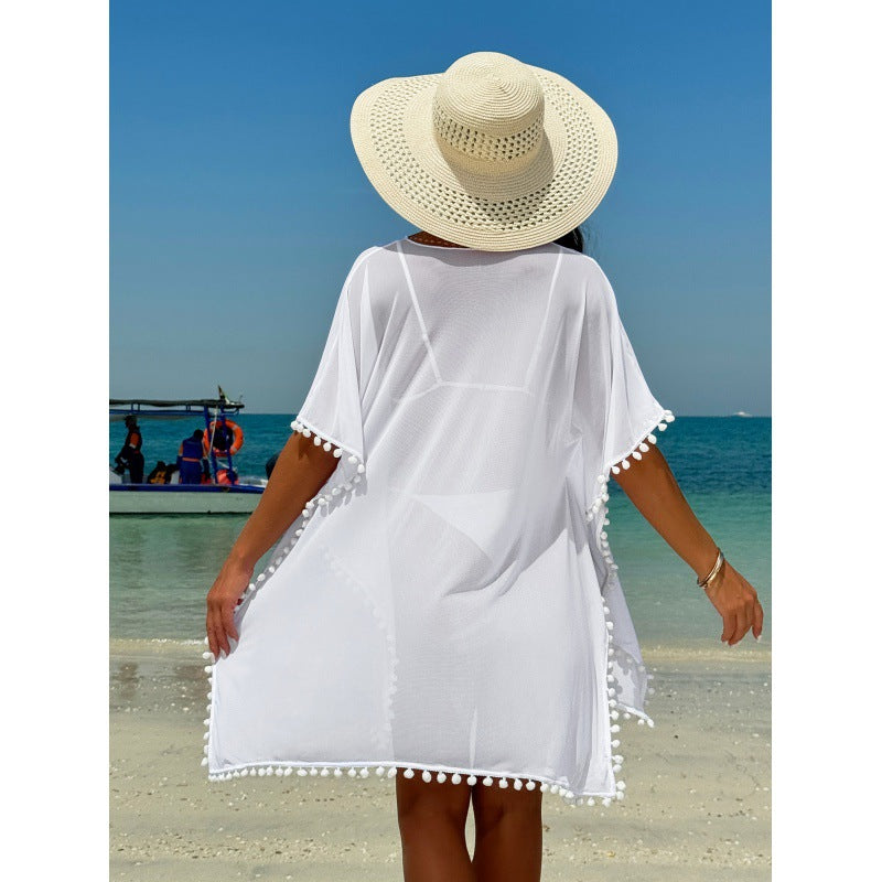 Damen Strandkleid mit dekorativem Pompon-Besatz und elegantem V-Ausschnitt Drune