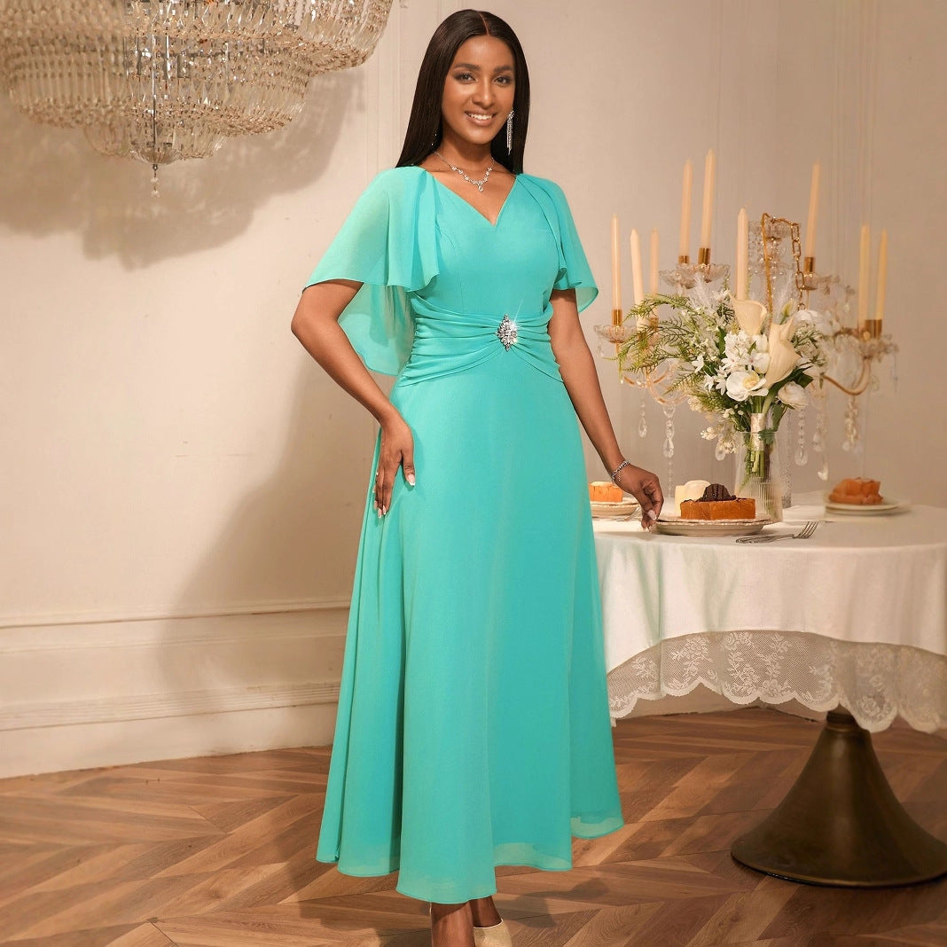 Damen elegantes Maxi-Kleid mit schickem Faltendesign und glamouröser Brosche Drune