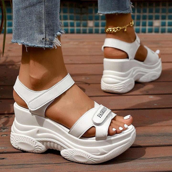 Damen Sportliche Sandalen mit dicker Sohle und modischem Riemen Drune