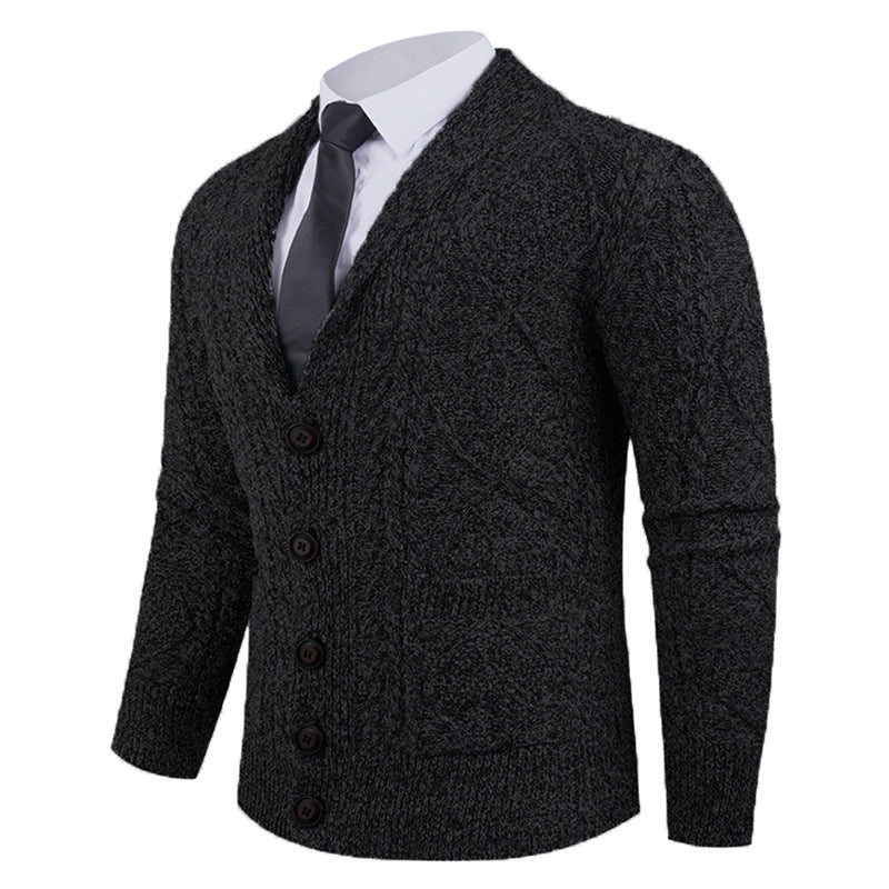 Herren nan Strickcardigan mit Schalkragen, Zopfmuster, aufgesetzten Taschen und Knopfleiste Drune