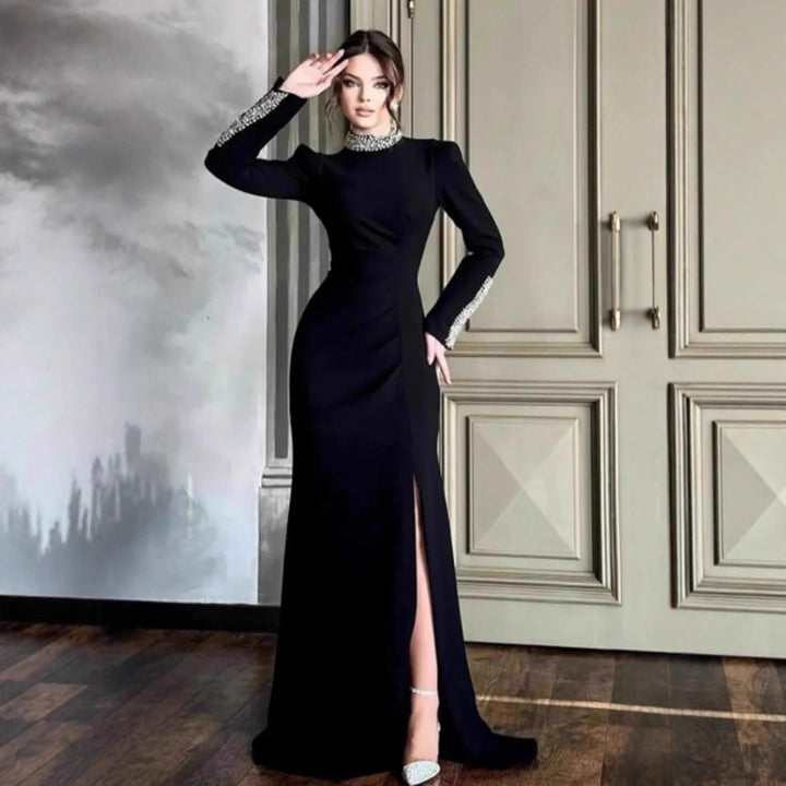 Damen Elegantes Abendkleid mit schimmernden Details und hohem Schlitz Drune