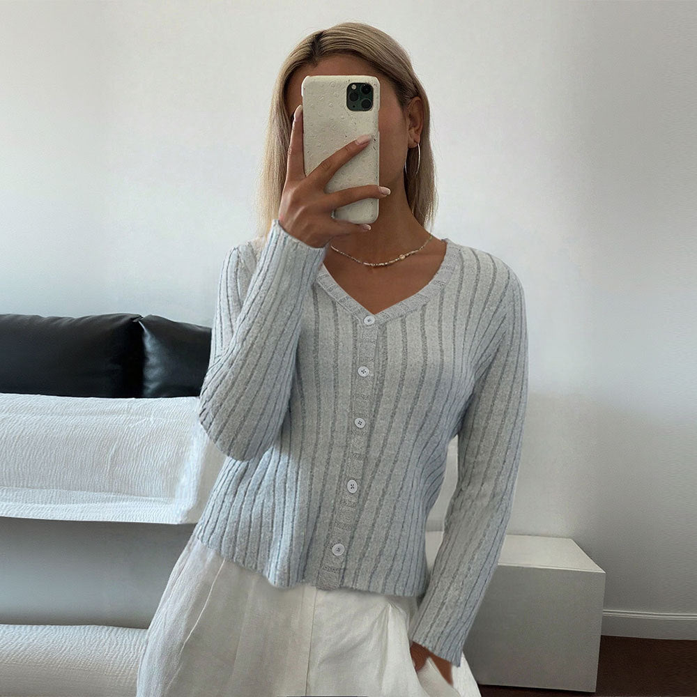 Damen Strickoberteil mit feinen Rippstrukturen und eleganter Knopfleiste Drune