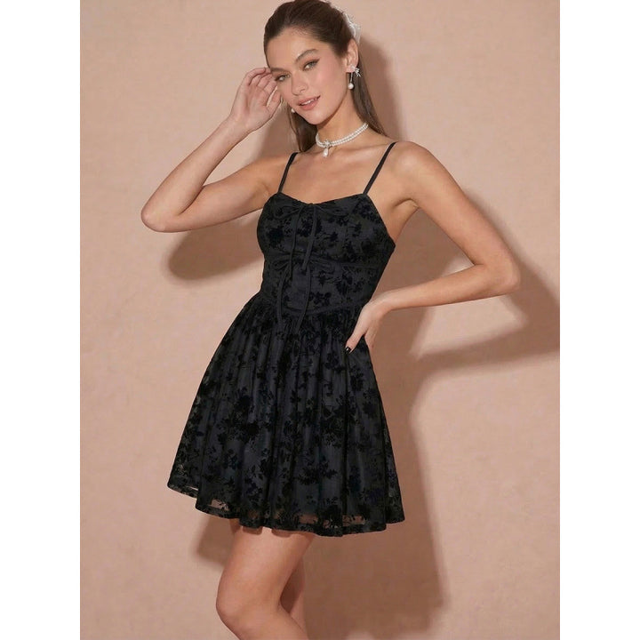 Damen Sommerliches Minikleid mit feinen Spitzenakzenten Drune