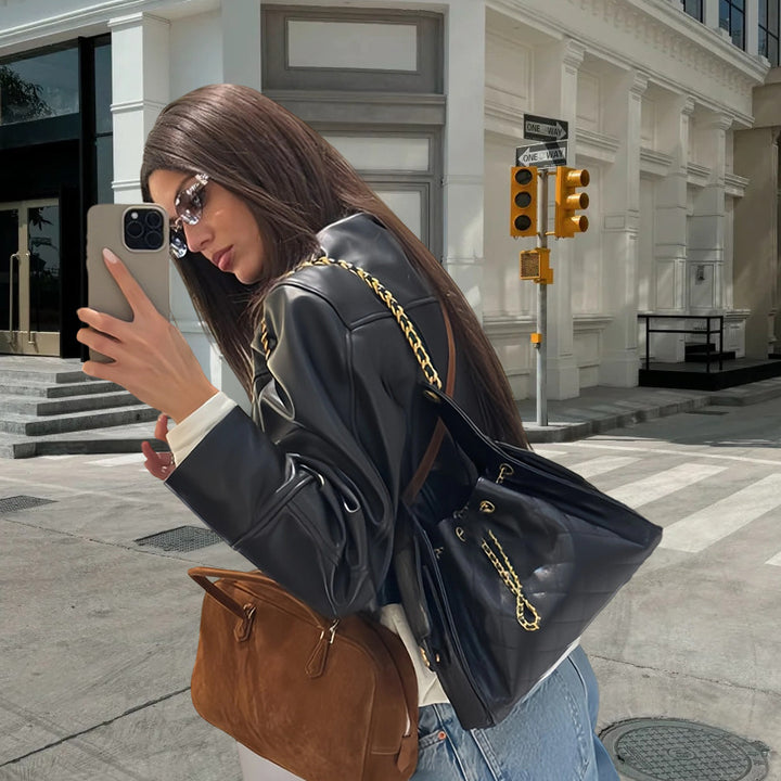 Damen Edle Kunstlederjacke mit modernem Stehkragen und kontrastierenden Nähten Drune