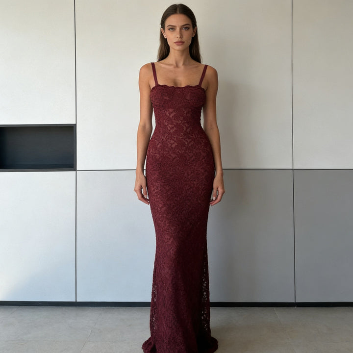 Damen Elegantes Spitzenkleid mit skulpturalem Oberteil und raffinierten Seitenschlitzen Drune
