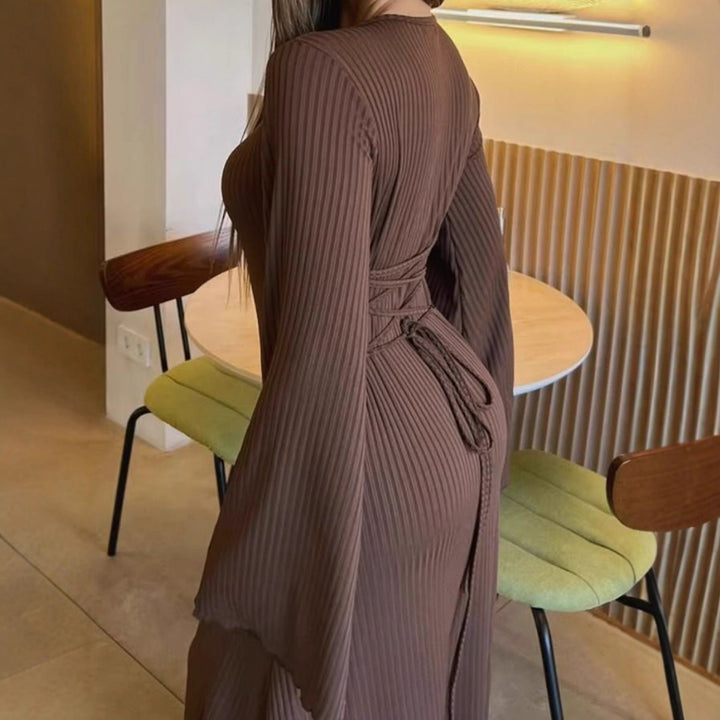 Damen Maxikleid mit weit ausgestellten Ärmeln und eleganten Details Drune