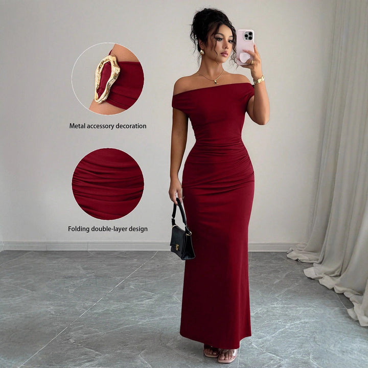 Damen Wickelmaxikleid mit schmalem Schnitt und auffälligen Details Drune