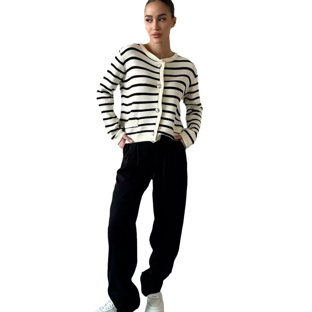 Damen modischer gestreifter Cardigan mit Knopfdetails und weichem Material Drune