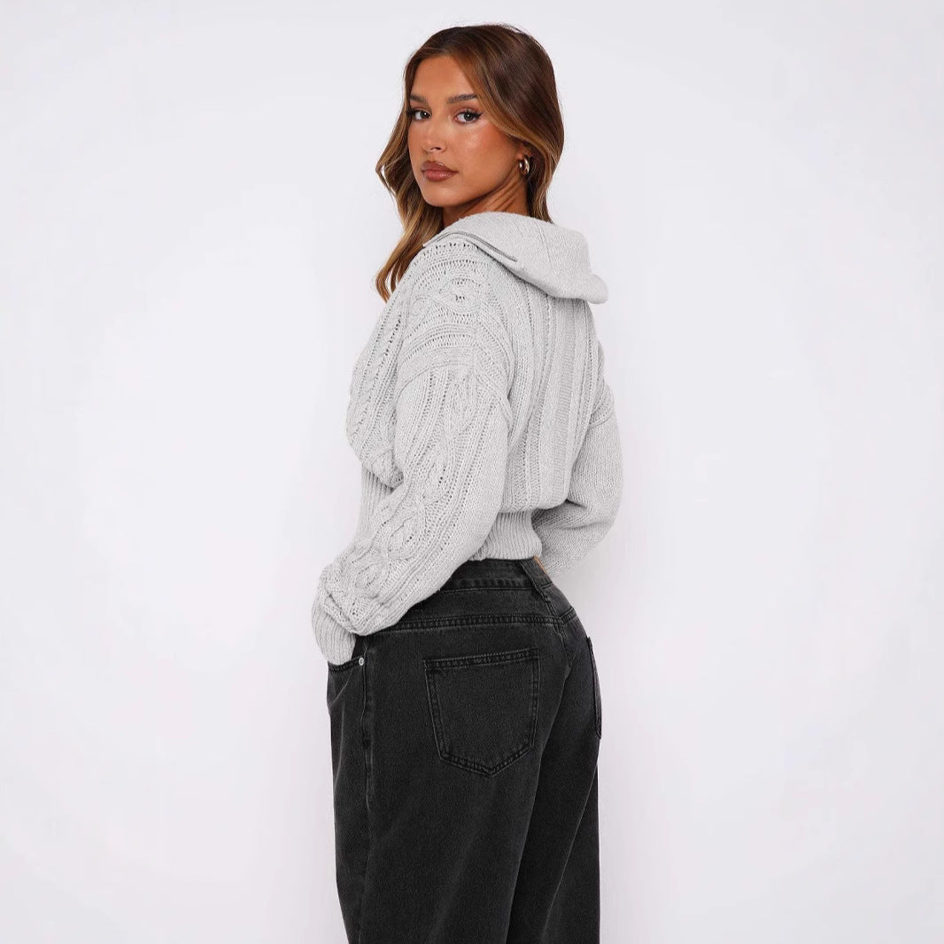 Damen cropped Strickjacke mit detailliertem Zopfmuster und hohem Kragen Drune