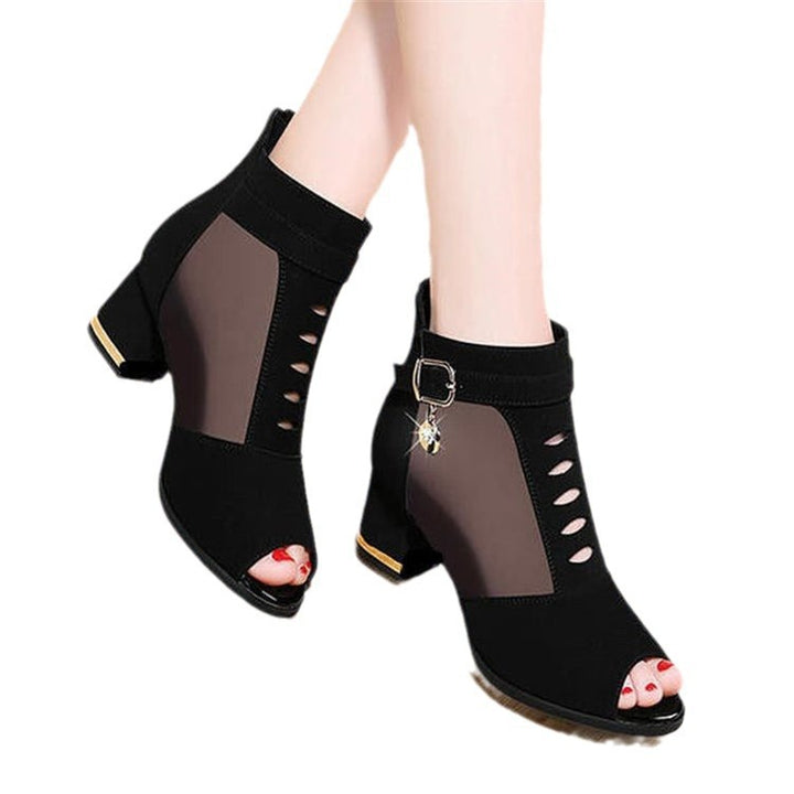 Damen nan Peep-Toe Stiefelette mit transparenten Mesh-Einsätzen, Cut-Out-Details, Zier-Schnalle und mittlerem Blockabsatz Drune