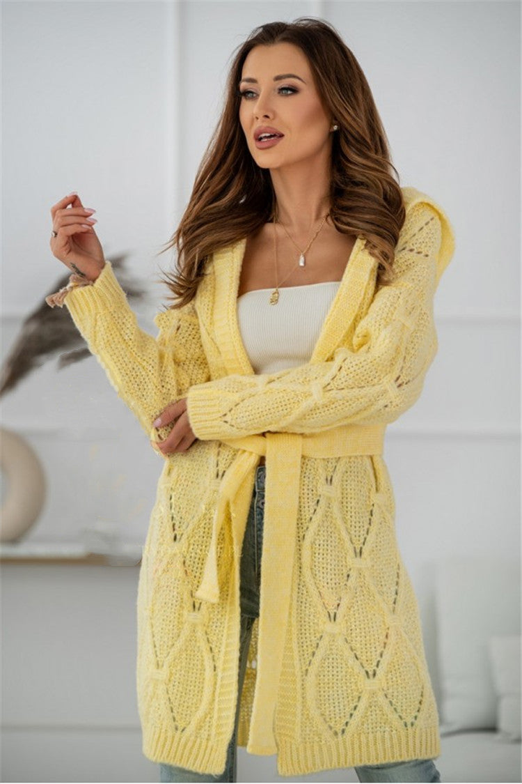 Damen Strickmantel mit Gürtel und modernem Zopfmuster Drune