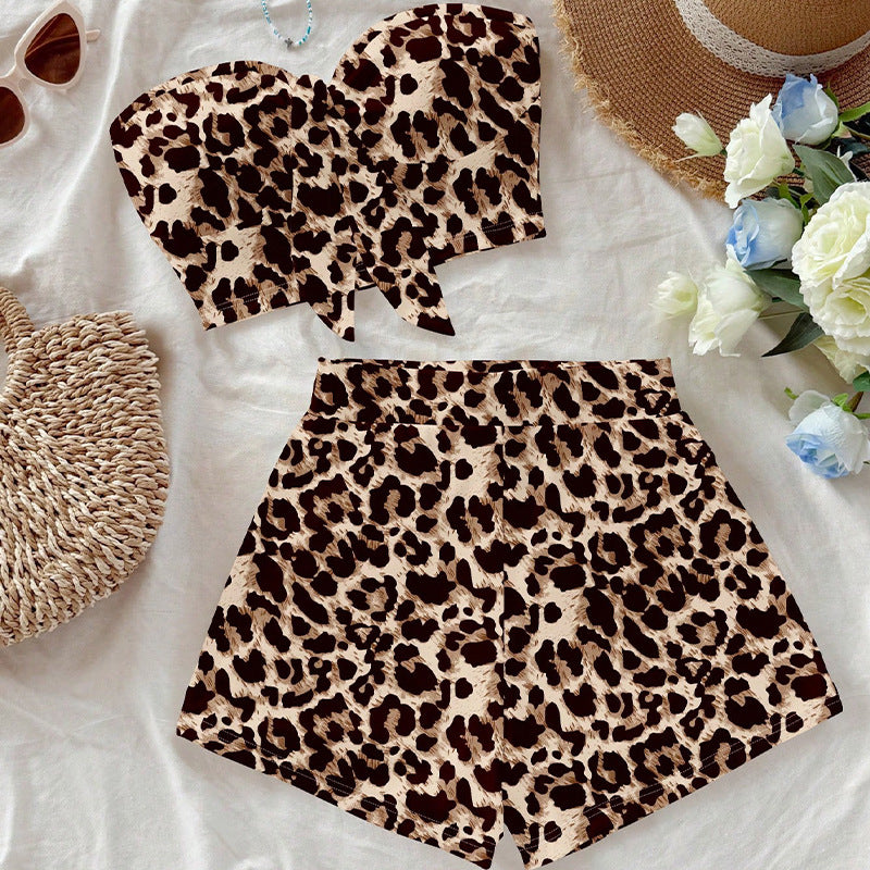 Damen Bandeau-Oberteil mit luftigen Shorty-Shorts im Leopardenmuster Drune