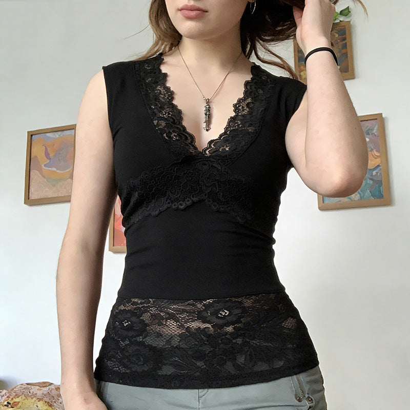 Damen-Spitzen-Tanktop mit tiefem V-Ausschnitt und dekorativen Rüschendetails Drune