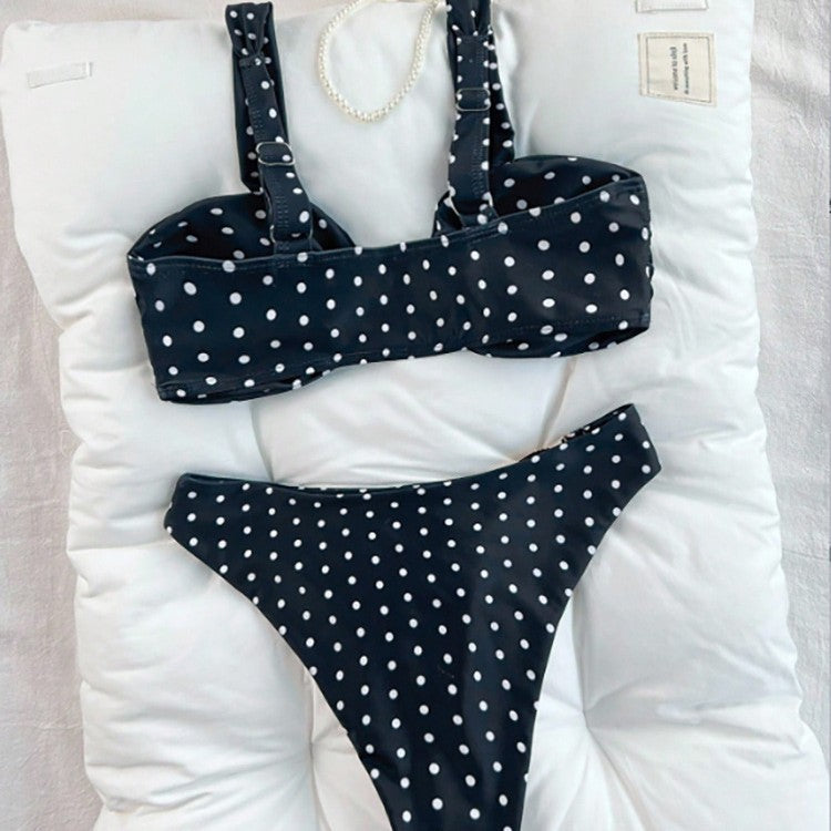 Damen Bikini mit dekorativen Rüschen und goldenen Akzenten Drune
