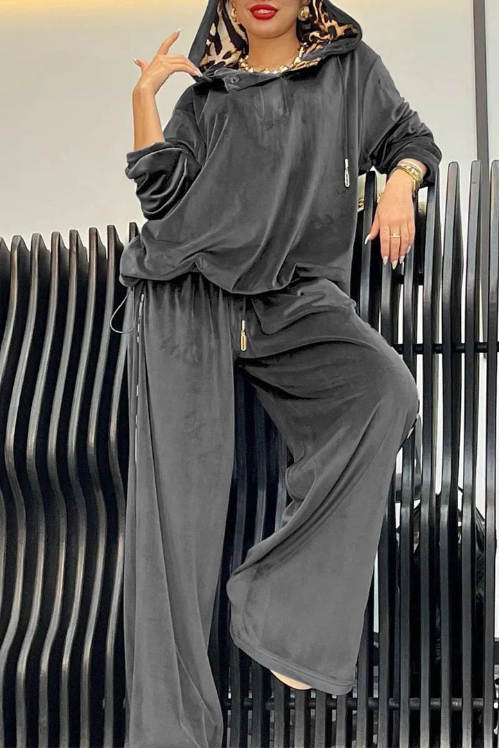 Damen komfortabler Lounge-Anzug mit Kapuze und elegantem Satin-Finish Drune