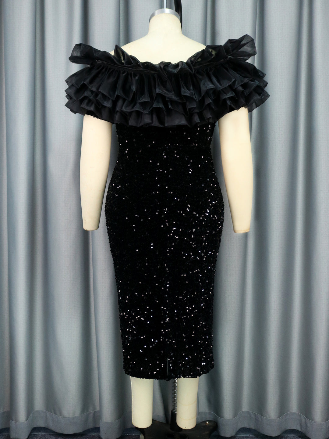 Damen Elegantes Abendkleid mit voluminösen Rüschen und funkelnden Pailletten Drune