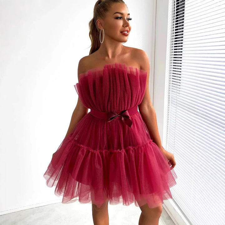 Damen Mini-Kleid mit asymmetrischem Schnitt und voluminösen Rüschendetails Drune