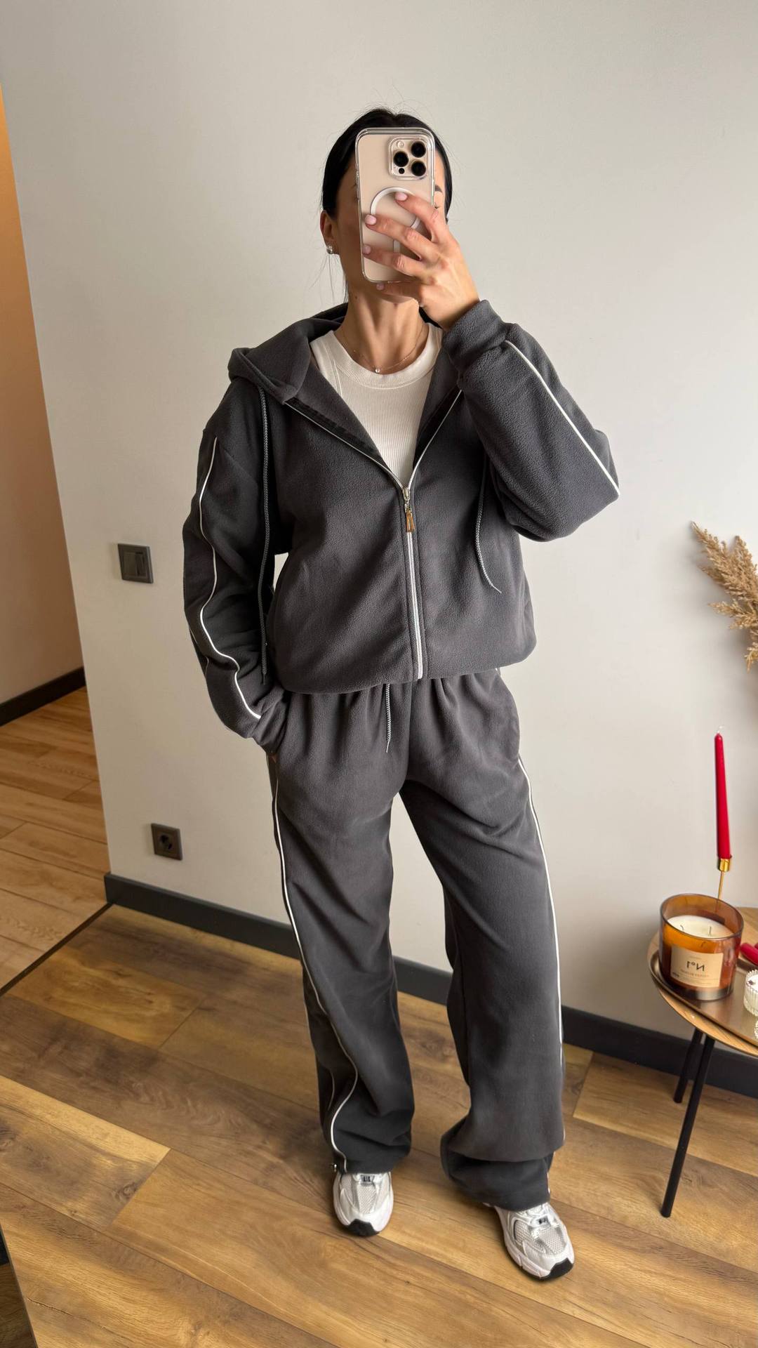 Damen modischer Fleece-Jogginganzug mit Reißverschluss und seitlichen Streifen Drune