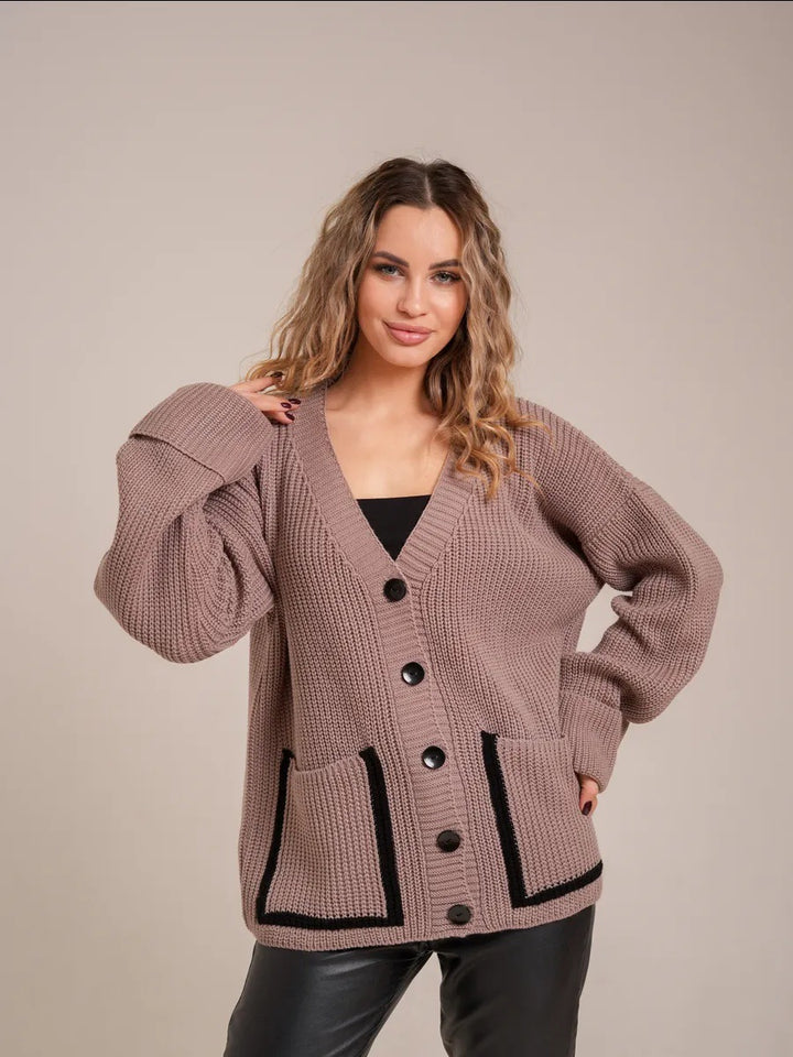 Damen Grobstrickjacke mit großen Taschen und dekorativem Knopf Drune