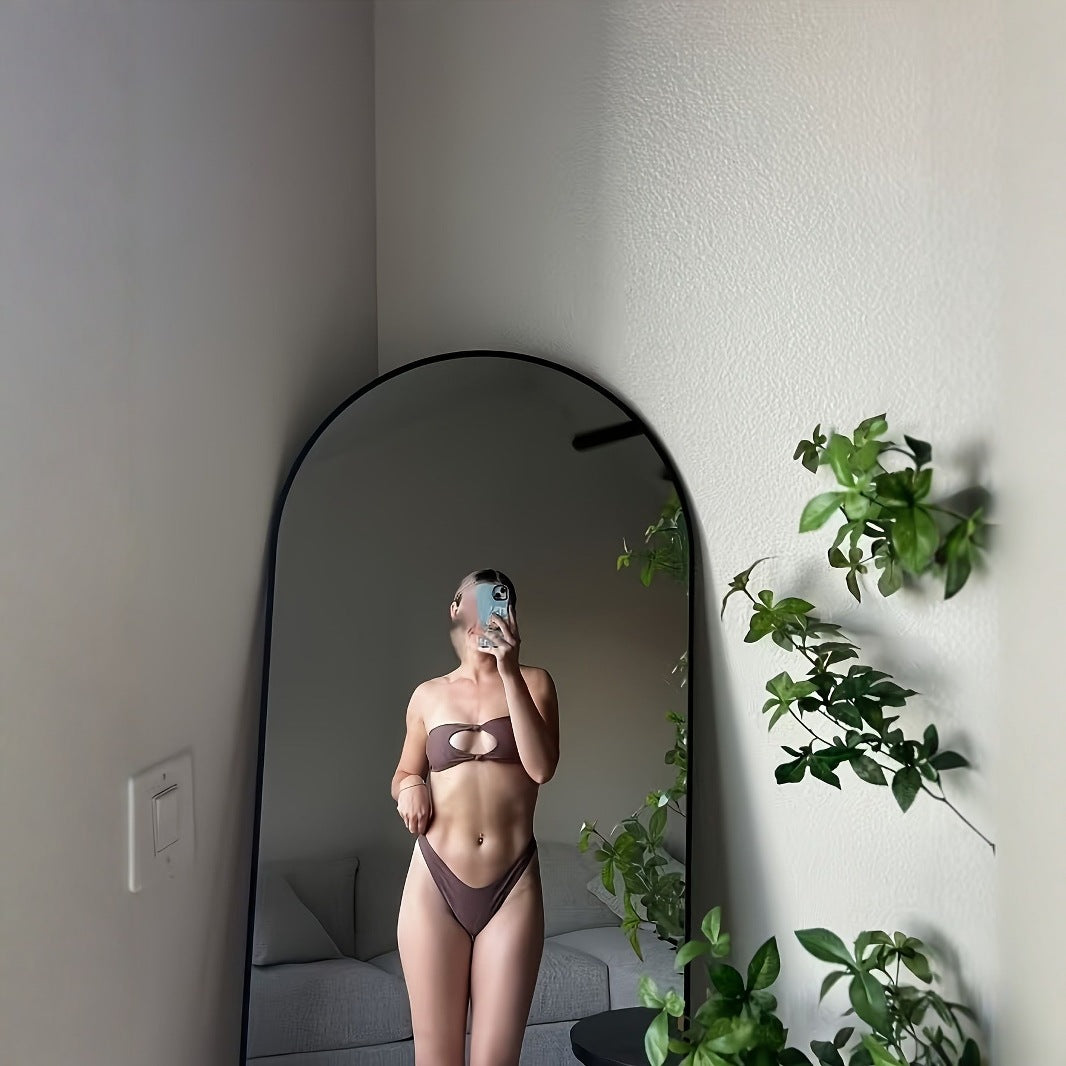 Damen Bandeau-Bikini mit hohem Beinausschnitt und dezenter Raffung Drune