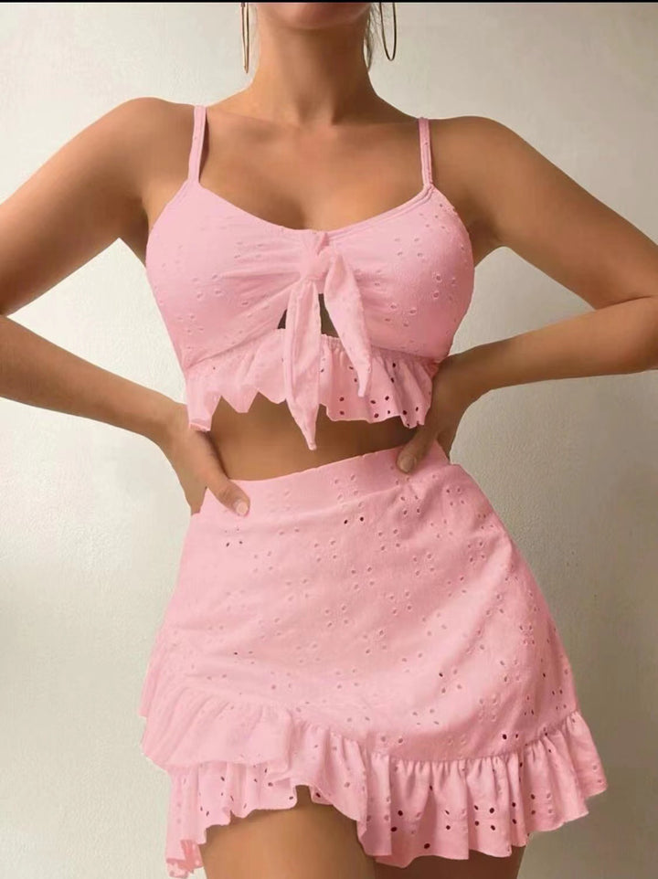 Damen Sommeroutfit mit verspieltem Rüschendesign Drune