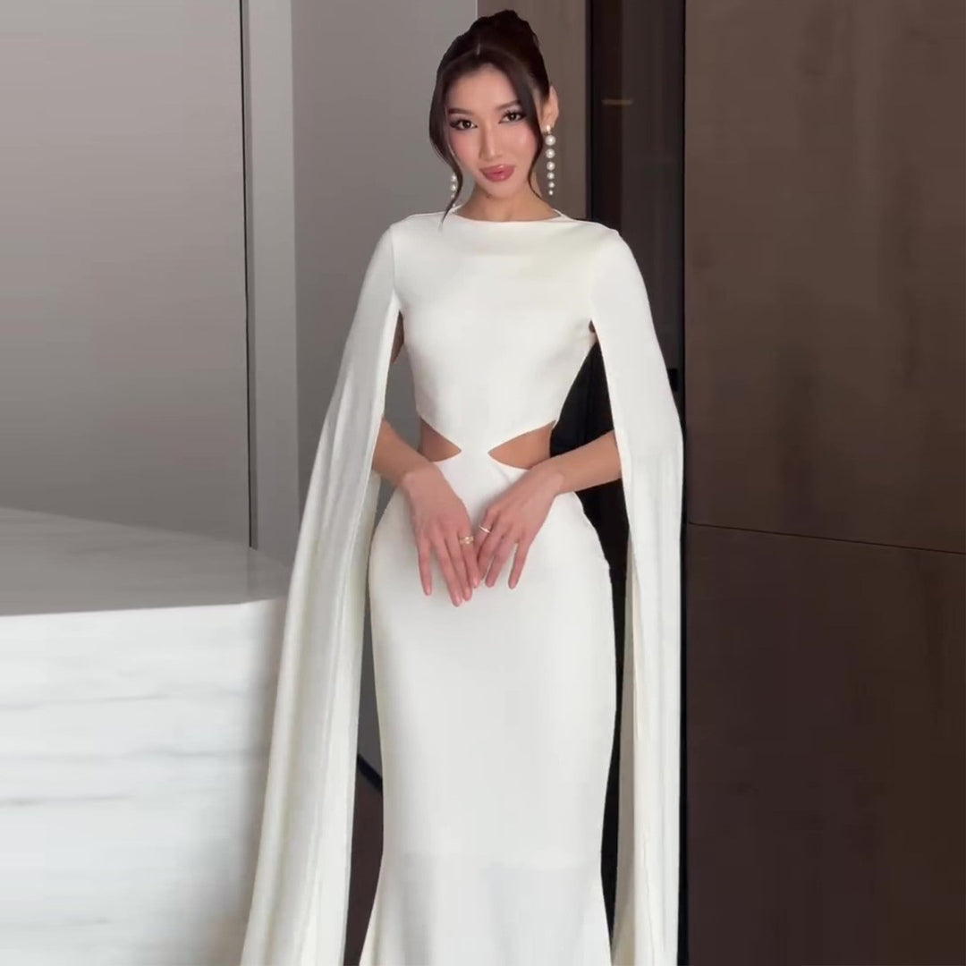 Damen Elegantes Abendkleid mit innovativem Cut-Out und dramatischem Cape Drune
