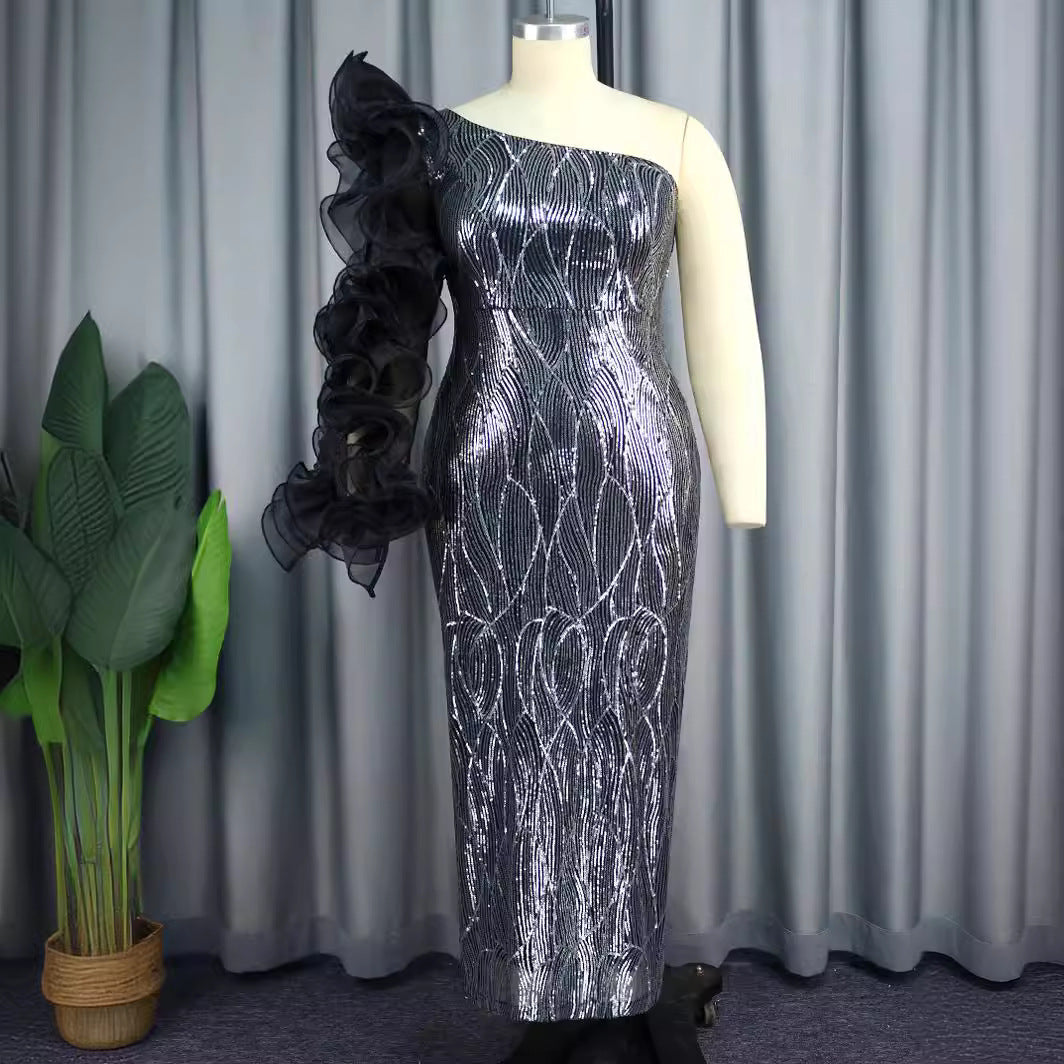 Damen Glitzerndes Abendkleid mit asymmetrischem Schnitt und voluminösen Rüschendetails Drune