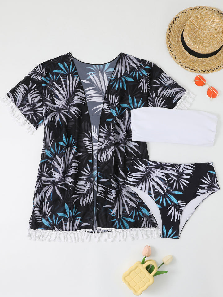 Damen elegantes Strandoutfit mit floralem Überwurf und passendem Bikini Drune
