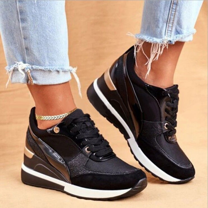 Damen nan Keil-Sneaker mit innenliegender Keilsohle und Materialmix Drune