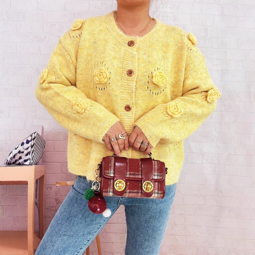 Damen kuschelige Strickjacke mit floralen Applikationen und Knopfverschluss Drune
