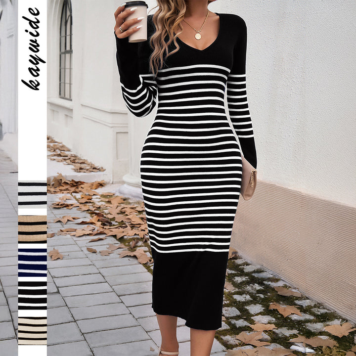 Damen nan gestreiftes Rippstrick-Midikleid mit V-Ausschnitt, taillierter Silhouette und ausgestellten Ärmeln Drune