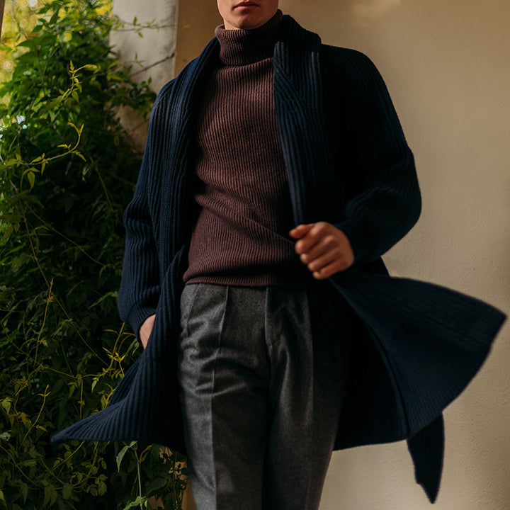 Herren Strickmantel mit breitem Gürtel und praktischen Taschen Drune