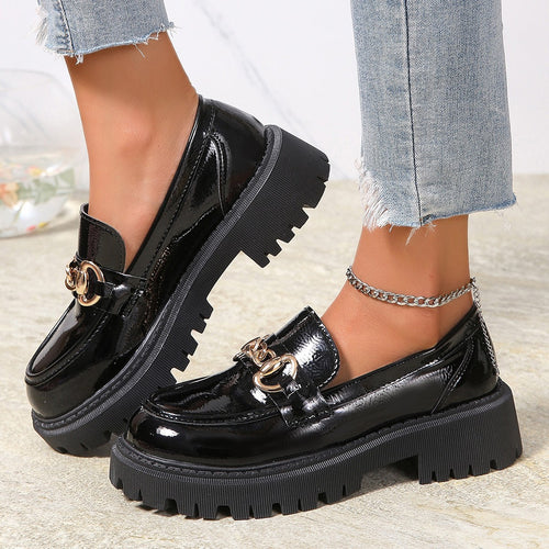 Damen nan robuste Loafer mit profilierter Traktorsohle und dekorativer Metallketten-Applikation Drune