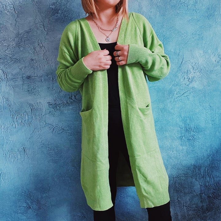Damen lässige Strickjacke mit tiefem Schnitt und praktischen Taschen Drune