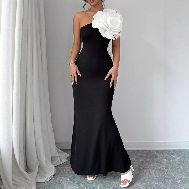 Damen figurbetontes Maxikleid mit asymmetrischem Design und dekorativer Blütenapplikation Drune