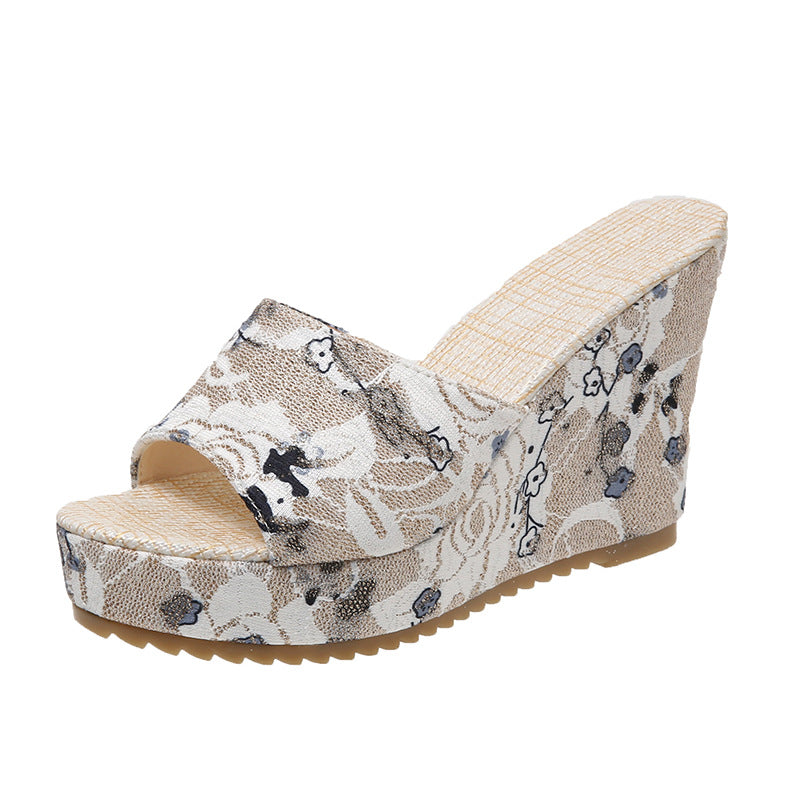 Damen nan Keilabsatzpantolette mit floralem Jacquardstoff und Plateau Drune