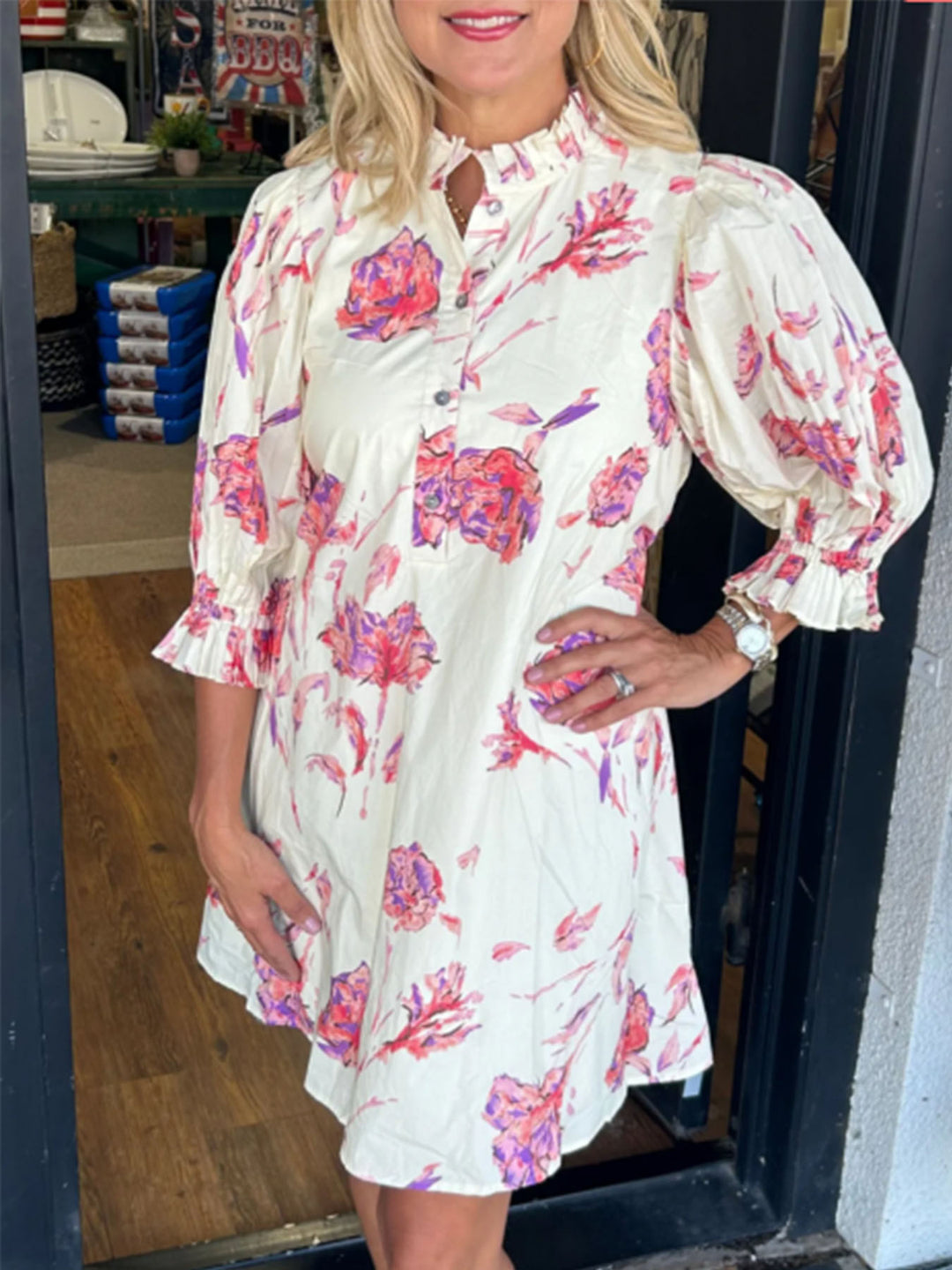 Damen Blusenkleid mit floralen Akzenten und Rüschendetails Drune