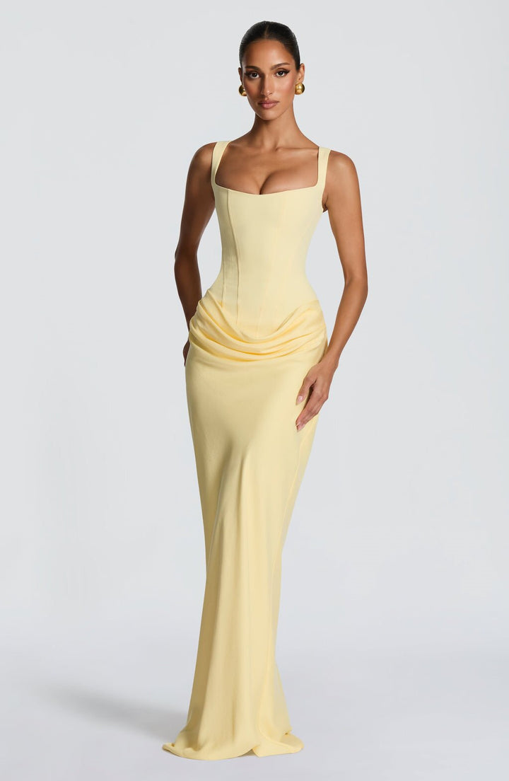 Damen Elegantes Maxikleid mit figurbetonendem Schnitt und raffiniertem Faltenwurf Drune
