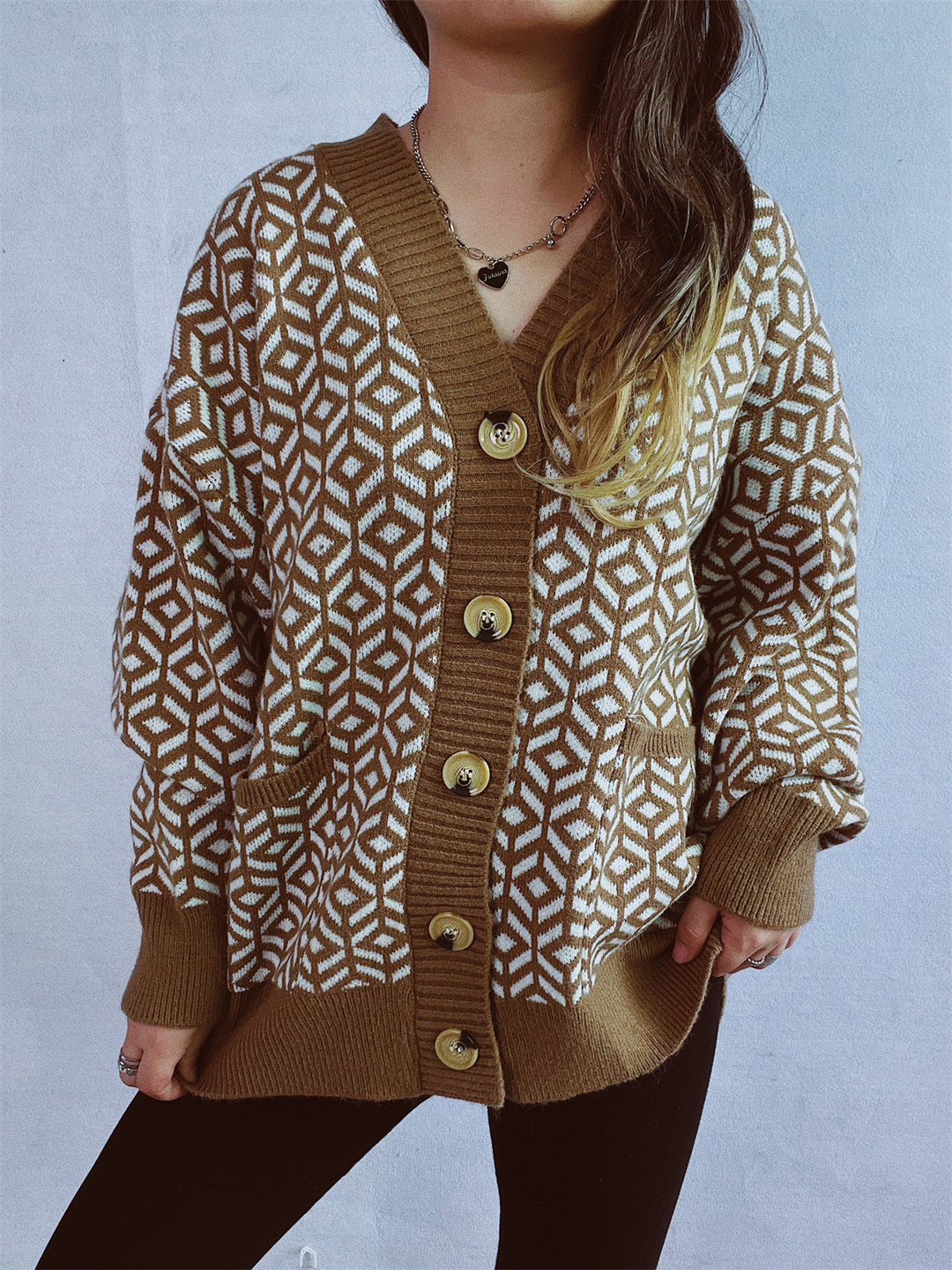 Damen Strickjacke mit geometrischem Muster und Knopfdetails Drune