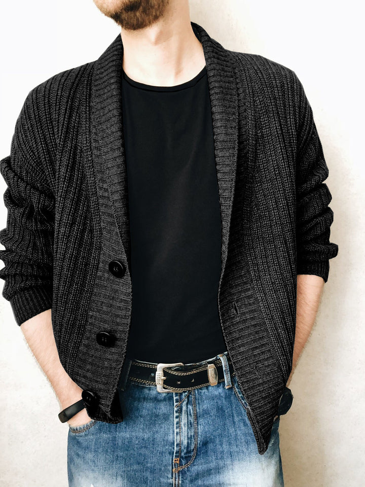 Herren Strickjacke mit tiefem Kragen Drune