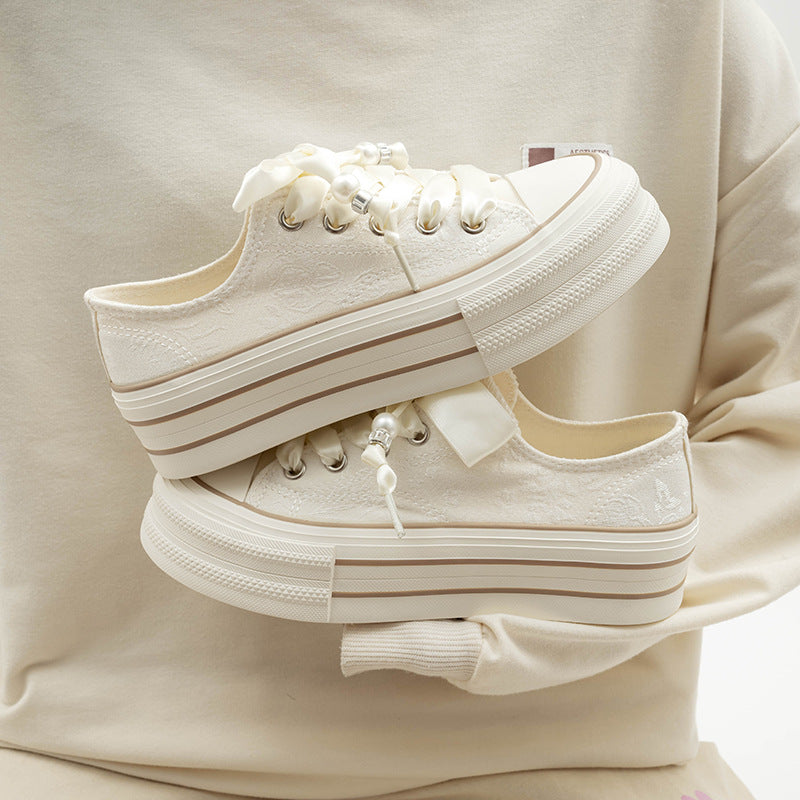 Damen Bequeme Plattform-Sneaker mit verspielten Schnürsenkeln und eleganter Oberfläche Drune