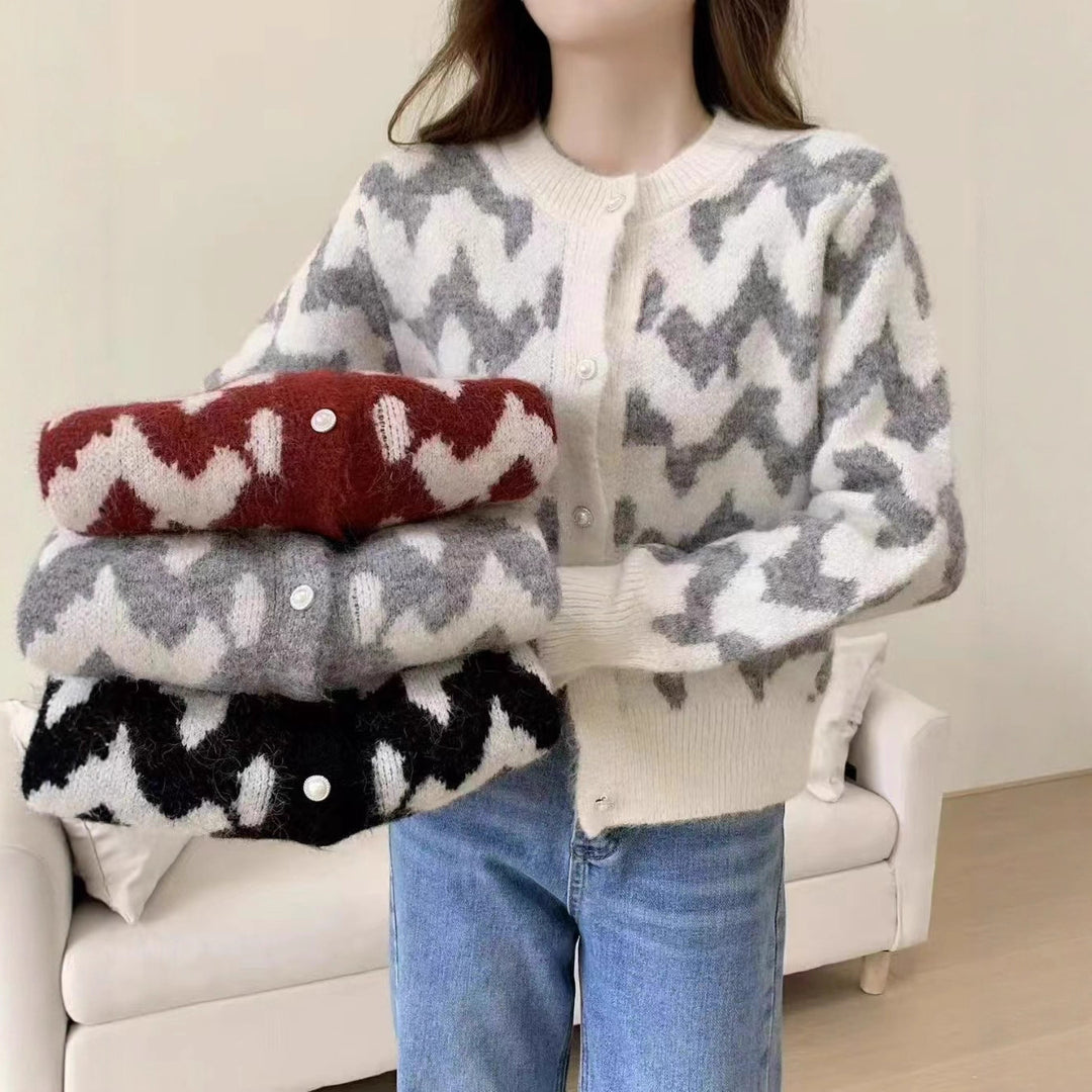 Damen Strickjacke mit modernem Zickzackmuster und dekorativen Knöpfen Drune
