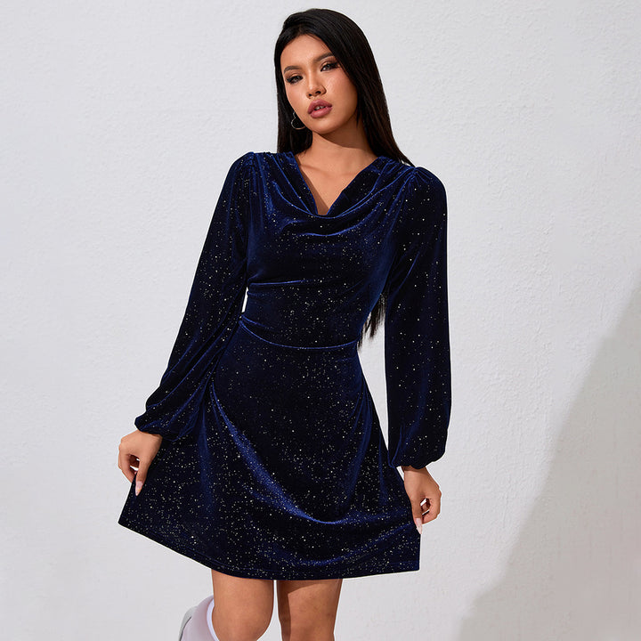 Damen Elegantes Velourskleid mit funkelnden Akzenten Drune
