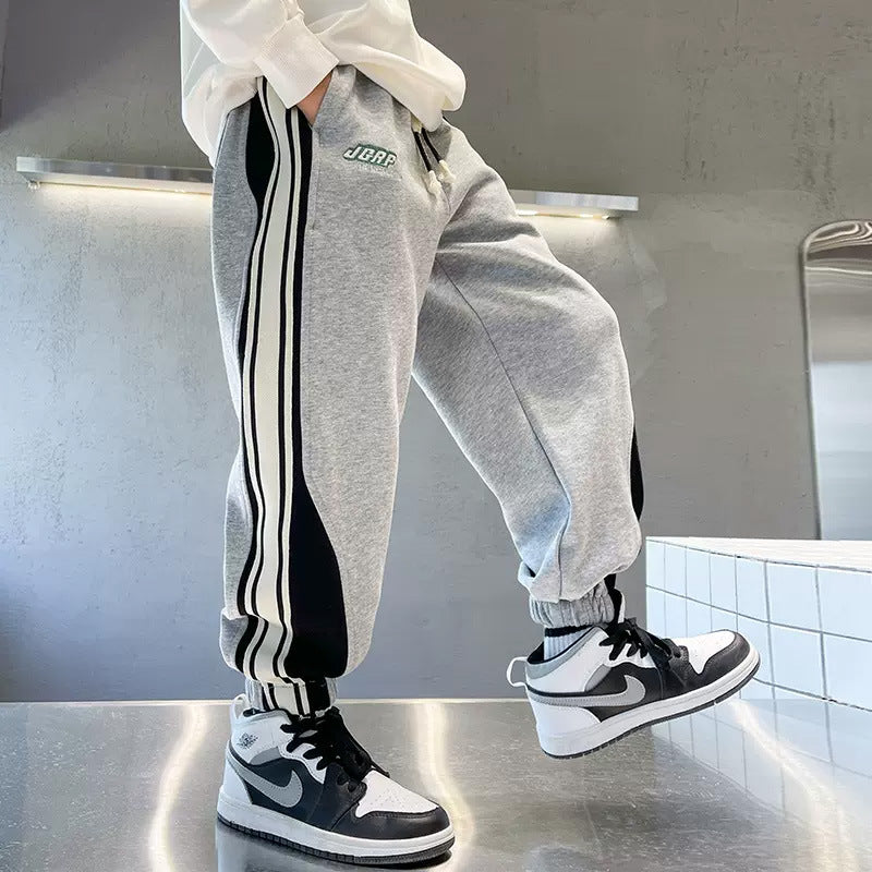 Herren sportliche Jogginghose mit seitlichem Streifendetail Drune