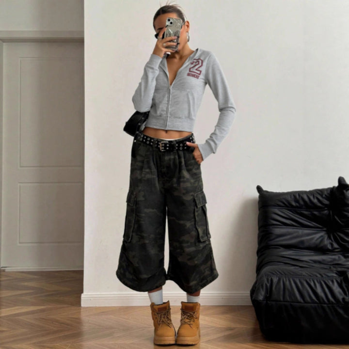 Damen cropped Kapuzenjacke mit durchgehendem Reißverschluss und stylischem Logo Drune