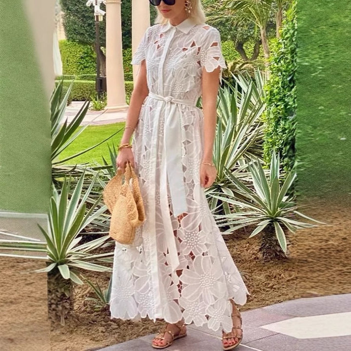 Damen nan langes Spitzenkleid mit Hemdblusenkragen, floraler ausgeschnittener Spitze und Bindegürtel Drune